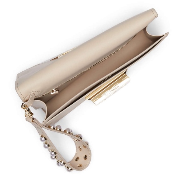 SOLD⛔️Authentic Zac Posen Floral appliqués clutch. - Picture 2 of 5